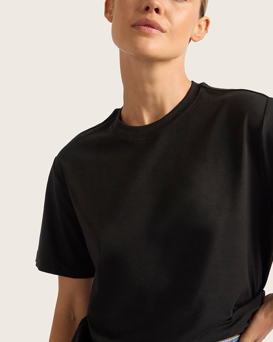 Women's Classic Crew Neck T-Shirt - Black