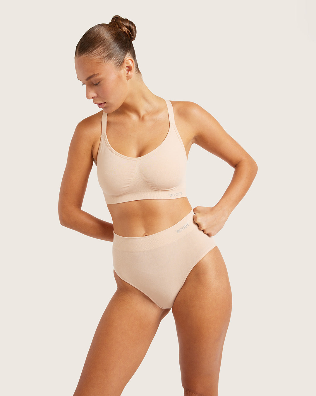 Full Bust Wireless Racerback Bra - Shell